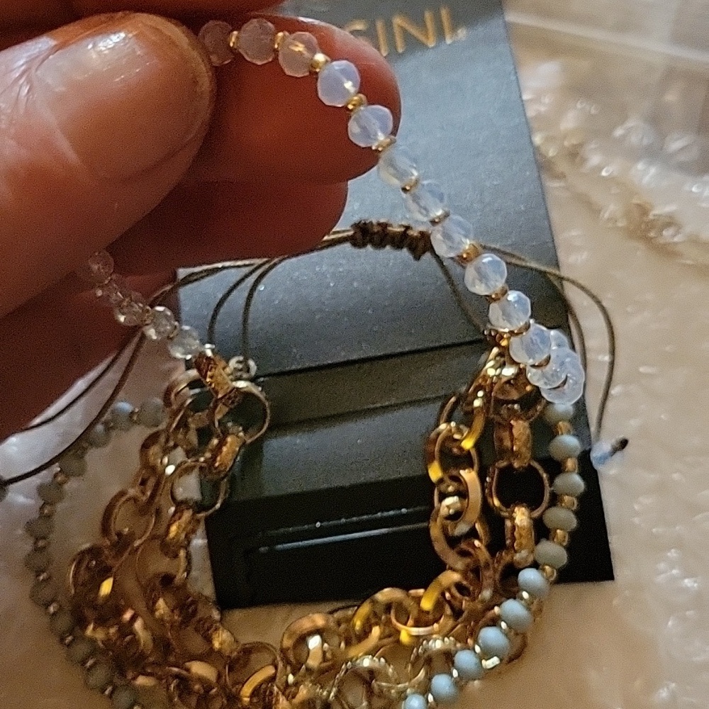 Massini Gold Chsin Blues Beaded Adjustable Bracelet - Picture 3 of 7